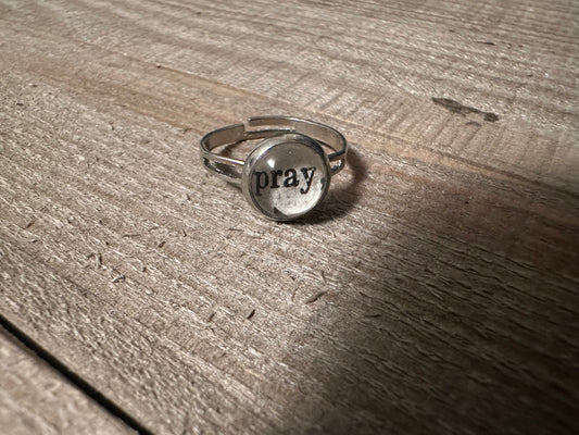 Pray Ring